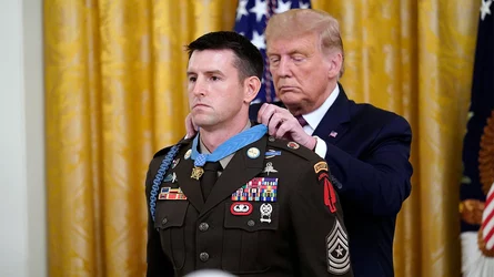 6419106_091120-cc-ap-trump-medal-of-honor-fri-img.jpg