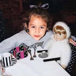 miley_cyrus8-67973db25e1d4542b83b1ad37f1ad6d1.jpg