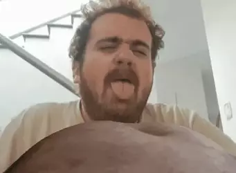 Gunt_lick(1).webp