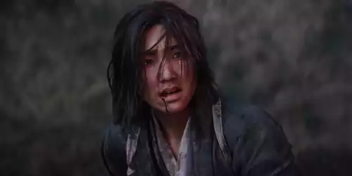 naoe-from-assassin-s-creed-shadows-dirty-and-bloody-sat-on-the-floor.jpg