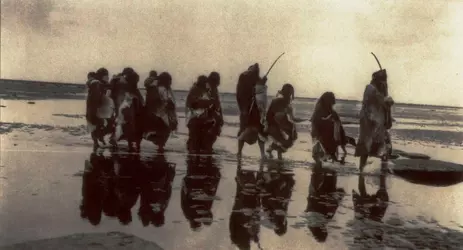 Selknam_playa_1930.jpg