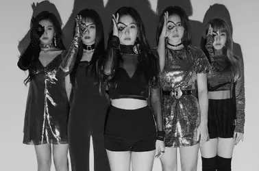 Red-Velvet-group-press-photo-mv-2017-billboard-1548.webp