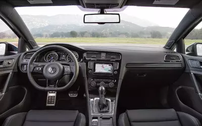 2015_golf_r_4552.webp