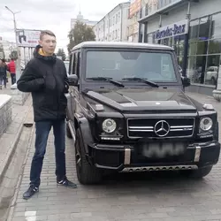 big black car.webp
