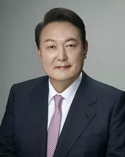 South_Korea_President_Yoon_Suk_Yeol_portrait.webp