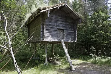 house-stilts-one-houses-where-sami-lived-long-ago-gamlia-189455224[1].webp
