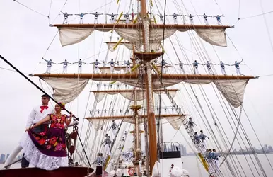 cadets-deck-rigging-mexican-navy.webp