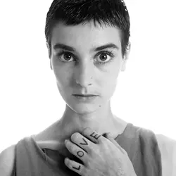 26SINEAD-PHOTO-08-hvft-mediumSquareAt3X.webp