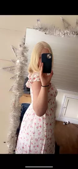 dress1.webp