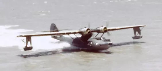 Consolidated_PBY-3_Catalina_lands_c1942.webp