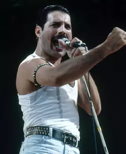 Freddie-Mercury-Live-Aid-Queen-Wembley-Stadium-July-13-1985.webp