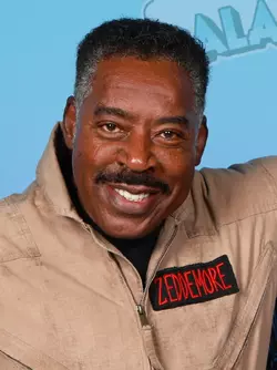 Ernie_Hudson_Photo_Op_GalaxyCon_Raleigh_2024.webp