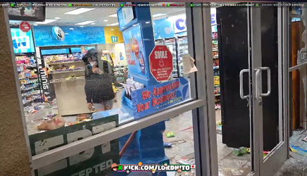 looters2.webp
