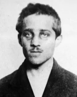 Gavrilo_Princip,_cell,_headshot,_bw_(cropped).webp
