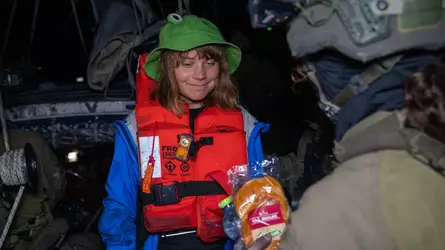 1931902793427603580_1.webp