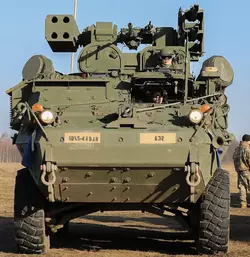 5-4_ADA_train_with_Polish_ADA_during_Saber_Strike_2022_03_(cropped).webp