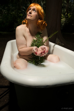 violet deville burlesque q.webp