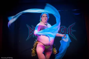 violet deville burlesque m.webp
