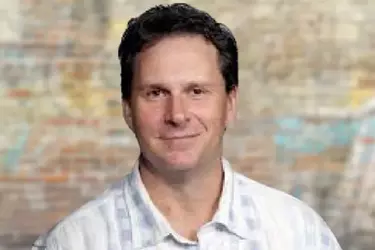 rex-huppke-wikipedia.webp