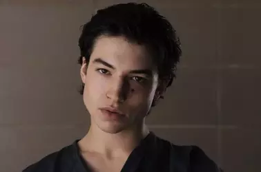 ezra-miller-we-need-to-talk-about-kevin-2077290742.webp