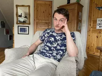 a-norwegian-man-says-he-was-harassed-detained-and-denied-v0-pavznq3luv8f1.webp a-norwegian-man-says-he-was-harassed-detained-and-denied-v0-pavznq3luv8f1.webp