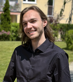 Gergo-Almadi.webp
