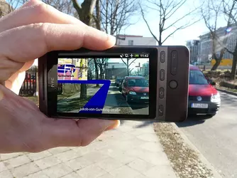 Navit_Reality_View_next_to_reality.webp