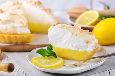 easy-lemon-meringue-pie-1665109_hero-01-062327825768499a9c5407346ea709d8-2201238421.webp