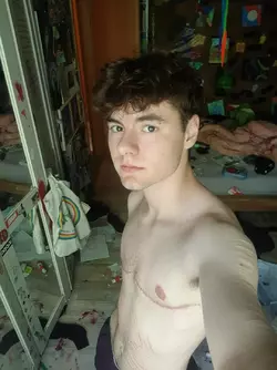 do-i-look-like-a-twink-v0-vu9jx3918oaf1.webp