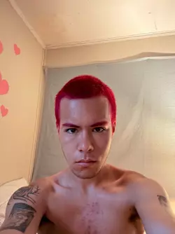 l-pink-hair-buzz-did-i-condemn-myself-22-v0-lvceslci9h9f1.webp