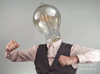 2-lightbulb-head-ezume-images.webp