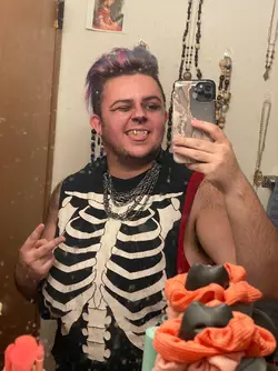 selfies-for-self-esteem-v0-4q8gjh8pmqcf1.webp