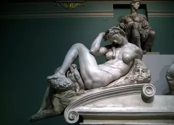 1280px-tomb_of_giuliano_de_medici_casting_in_pushkin_museum_by_shakko_03.webp