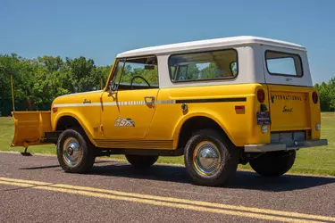 1971-international-harvester-scout-800b-1971-international-harvester-scout-800b-4x4-snostar-2...webp