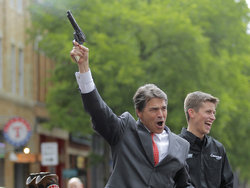 rick_perry_gun_AP1004151112929.jpg