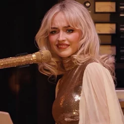 SabrinaCarpenter1.jpg