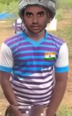Aziz Ansari exposing himself.png