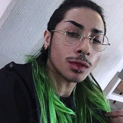 tumblr_p6h7agmcj31vg6grwo4_250.jpg