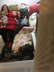portrait_of_the_average_american_family_in_2019_by_elviracheyenne666_dd6zz7q-pre.jpg.jpeg